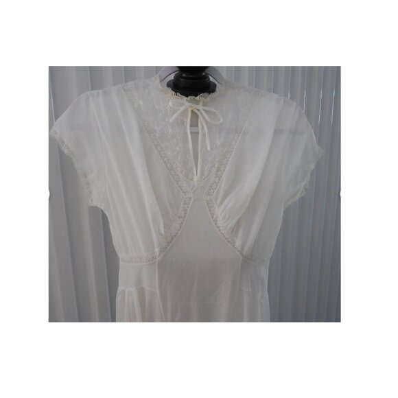 Vintage Nightgown Robe Set Chiffon Lace Peignoir Robe Sz 36 & Nightgown Size 32 - Picture 7 of 12